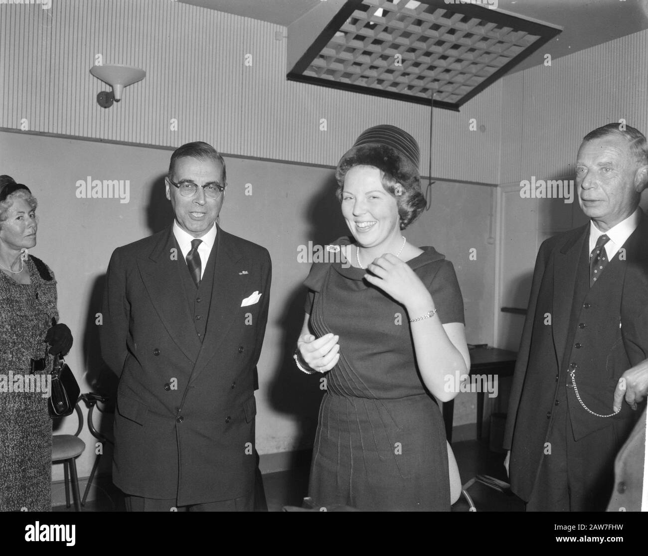 Princess Beatrix A 10 Anni Ordine Dei Avvocati A Westerkerk Ad Amsterdam Data: 27 Settembre 1962 Località: Amsterdam, Noord-Holland Nome Persona: Beatrix, Principessa Institution Nome: Wester Foto Stock