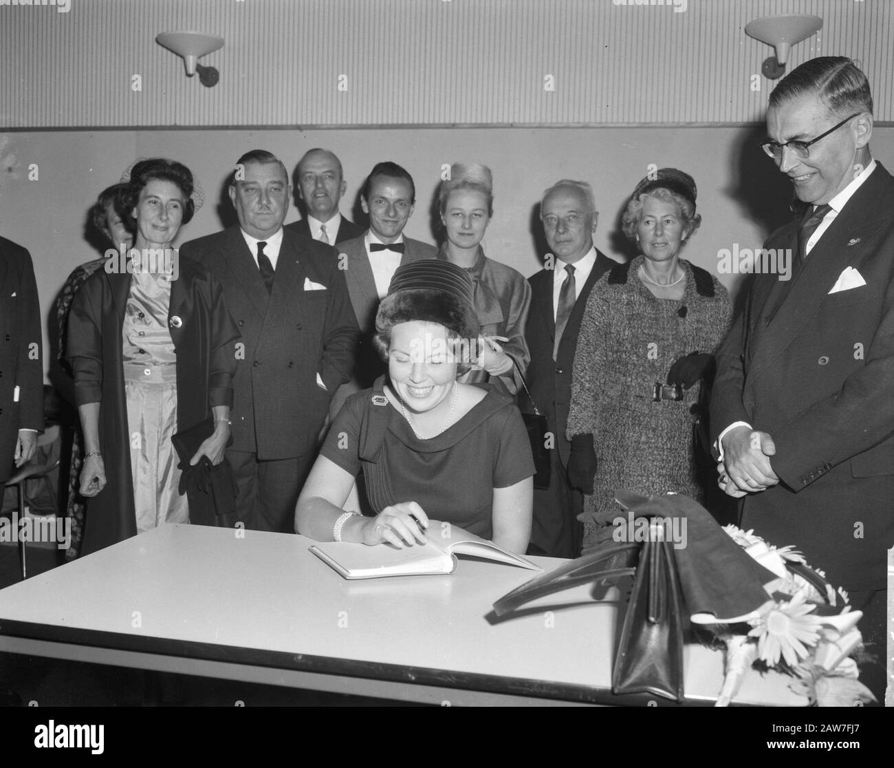 Princess Beatrix A 10 Anni Ordine Dei Avvocati A Westerkerk Ad Amsterdam Data: 27 Settembre 1962 Località: Amsterdam, Noord-Holland Nome Persona: Beatrix, Principessa Institution Nome: Wester Foto Stock