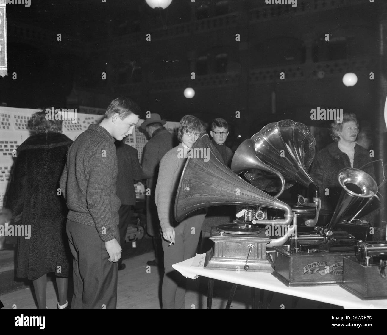 New Year Ruilbeurs tenuto in borsa di prodotti in Amsterdam Data: 20 gennaio 1963 Località: Amsterdam, Noord-Holland Parole Chiave: Mercato dello scambio Nome istituto: Koopmansbeurs Foto Stock