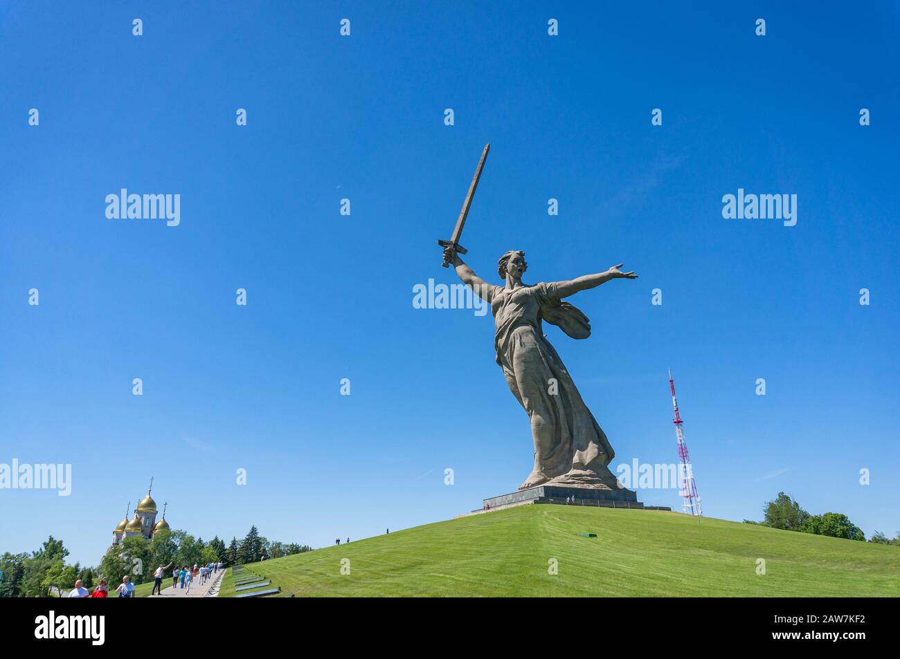 Volgograd, Russia - 9 giugno 2018: La Motherland Chiama la statua in cima al complesso commemorativo della guerra Mamayev Kurgan nella città di Volgograd Foto Stock