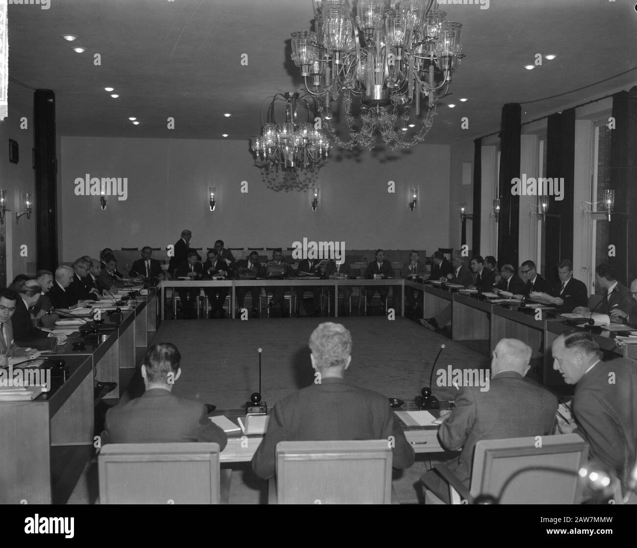 Consulenza salariale in sede SER all'Aia Data: 30 ottobre 1963 Località: L'Aia, South Holland Istituto Nome: Ser Foto Stock