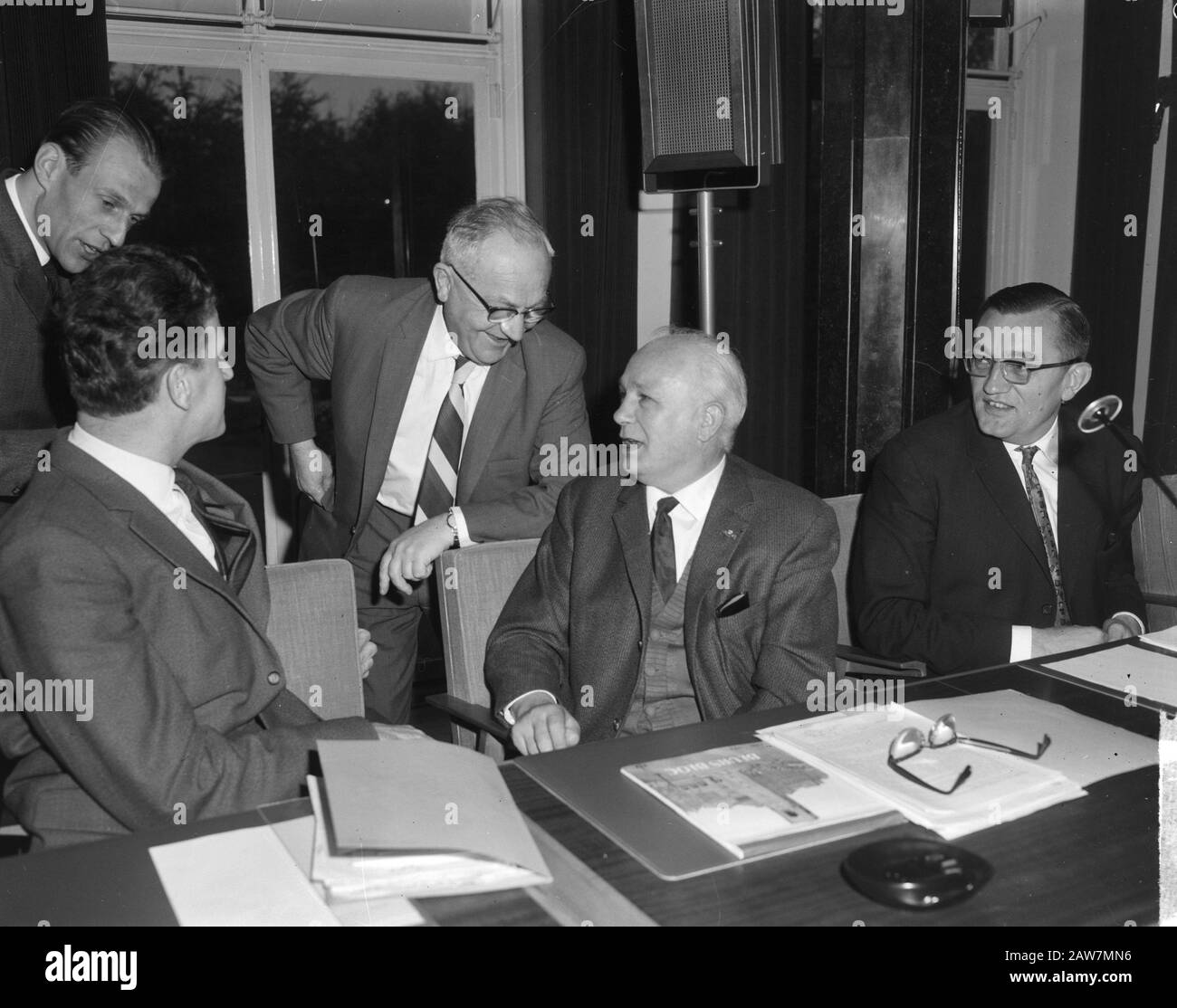 Consulenza salariale in sede SER all'Aia Data: 30 ottobre 1963 Località: L'Aia, South Holland Istituto Nome: Ser Foto Stock