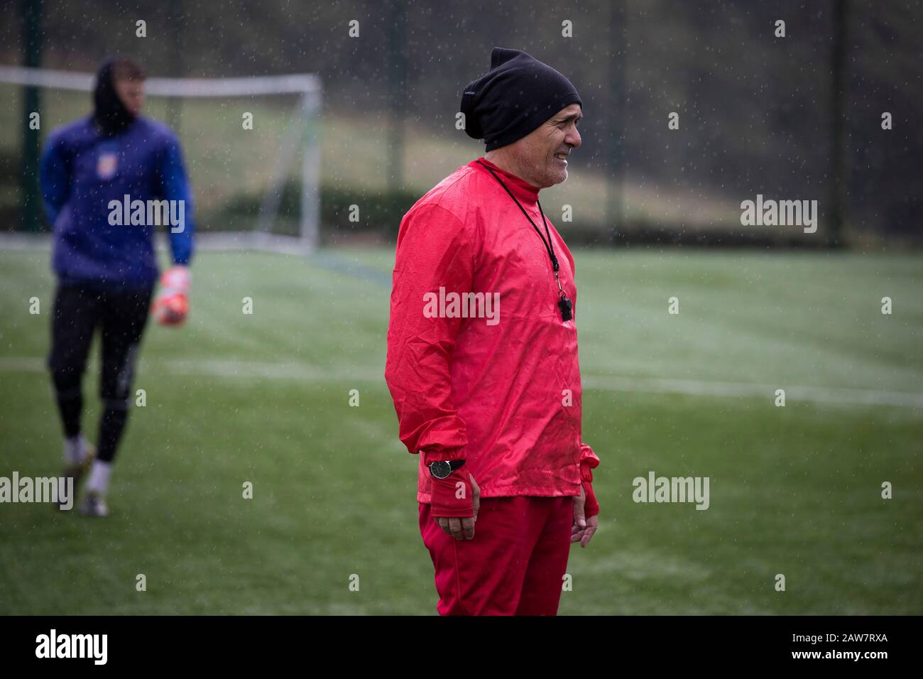 L'ex calciatore internazionale argentino Pedro Pastuli, nella foto, durante una sessione di formazione con Bangor City, dove è stato nominato manager nell'ottobre 2019. Questa è stata la posizione di gestione della 13th del vincitore della Coppa del mondo 1986, in precedenza responsabile delle squadre nazionali dell'Albania e dell'Uganda, nonché di una serie di club in tutto il mondo. Bangor City ha gareggiato nell'Alleanza Cymru, il secondo livello di calcio gallese è stato retrocesso a causa di irregolarità finanziarie alla fine della stagione 2017-18. Il club era di proprietà dell'italiano Domenico Serafino. Foto Stock