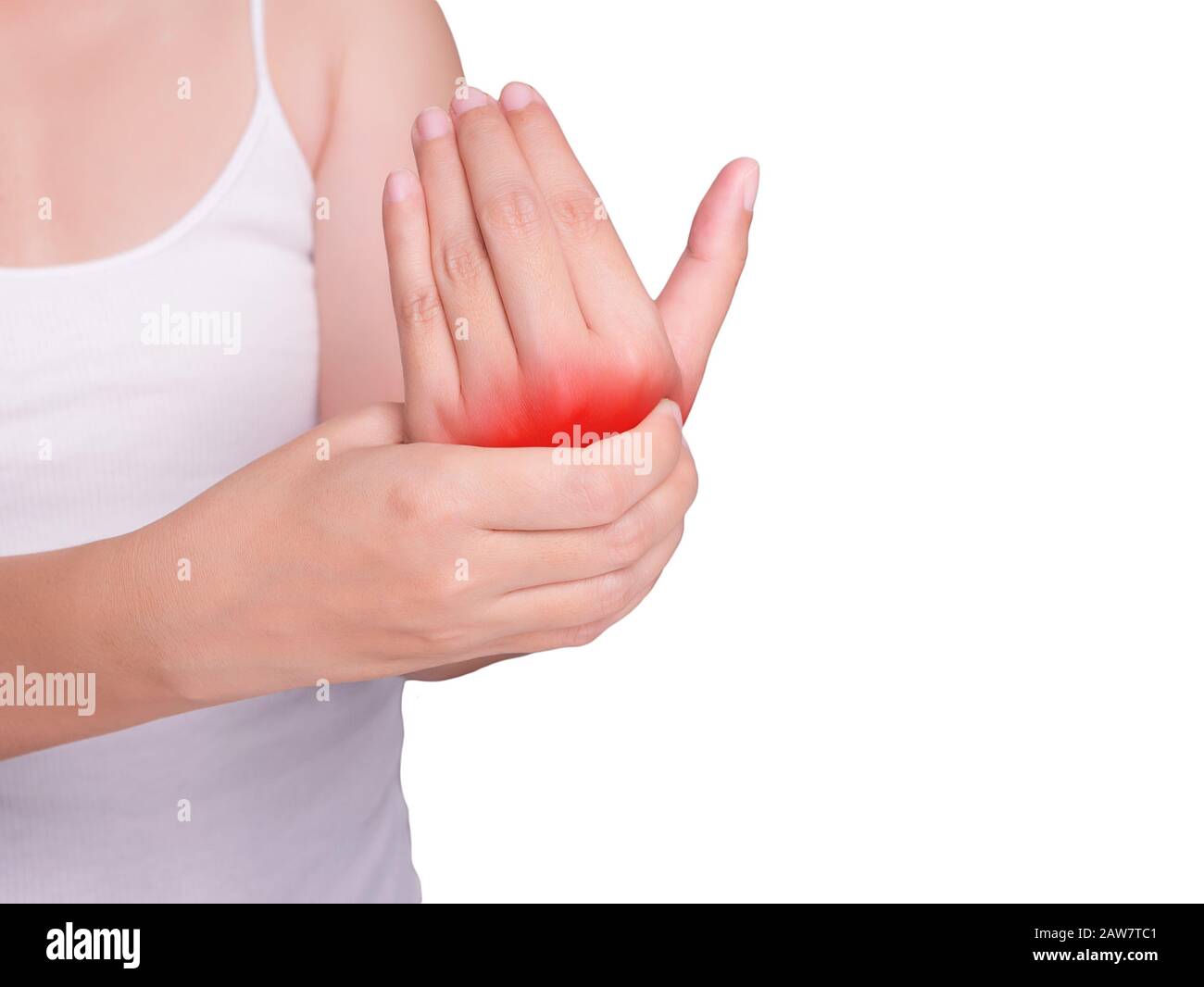 donna che soffre di dolore in mano. colore rosso evidenziare a mano isolato su sfondo bianco. sanità e concetto medico, studio shot Foto Stock