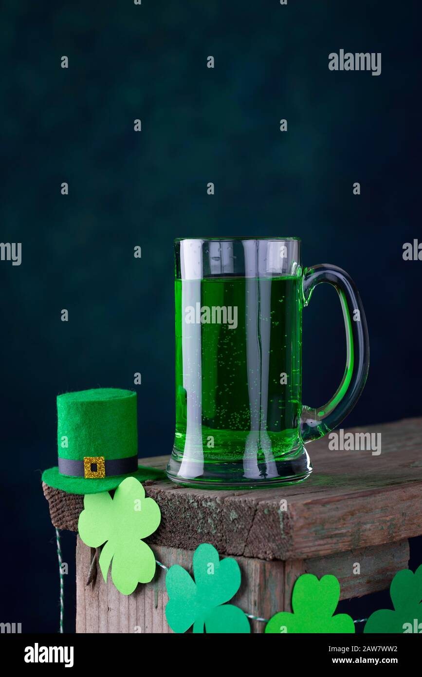 Giornata di San Patrizio birra verde Foto Stock