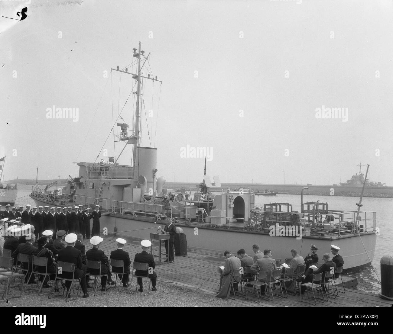 Trasferimento del primo di cinque navi pattugliate del programma ufficiale di terra Data: 6 agosto 1954 Parole Chiave: Trasferimenti, NAVI PATROL Foto Stock