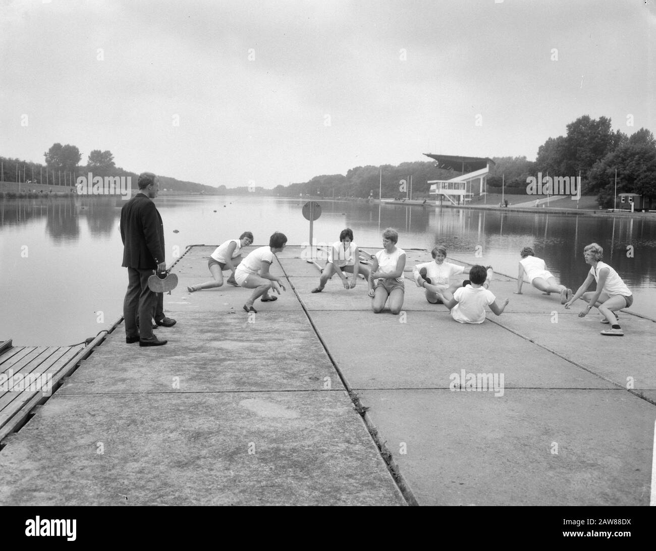 Nazionale di Rowing Campionati su Boscaan, le otto donne Argo durante la formazione (fitness) Data: 20 luglio 1966 Località: Amsterdam, Amsterdam Forest, Boscaan, North Holland Parole Chiave: Rowing Championships Foto Stock