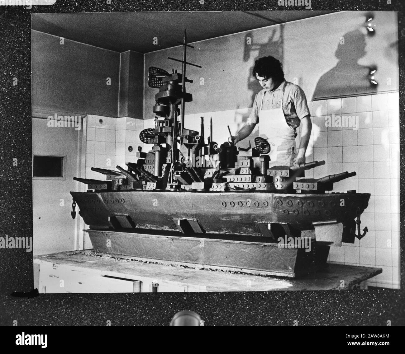 Arte del cioccolato in Spagna; panettiere Pallares cioccolato Bismarch Data: 7 aprile 1975 luogo: Spagna Parole Chiave: Cioccolato, panetterie, arte Foto Stock