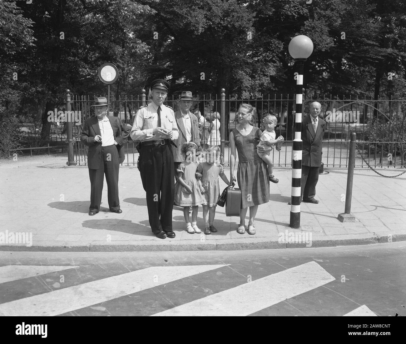 Flash lampadine in vigore Data: 1 luglio 1957 Parole Chiave: Flash LAMPADINE Foto Stock