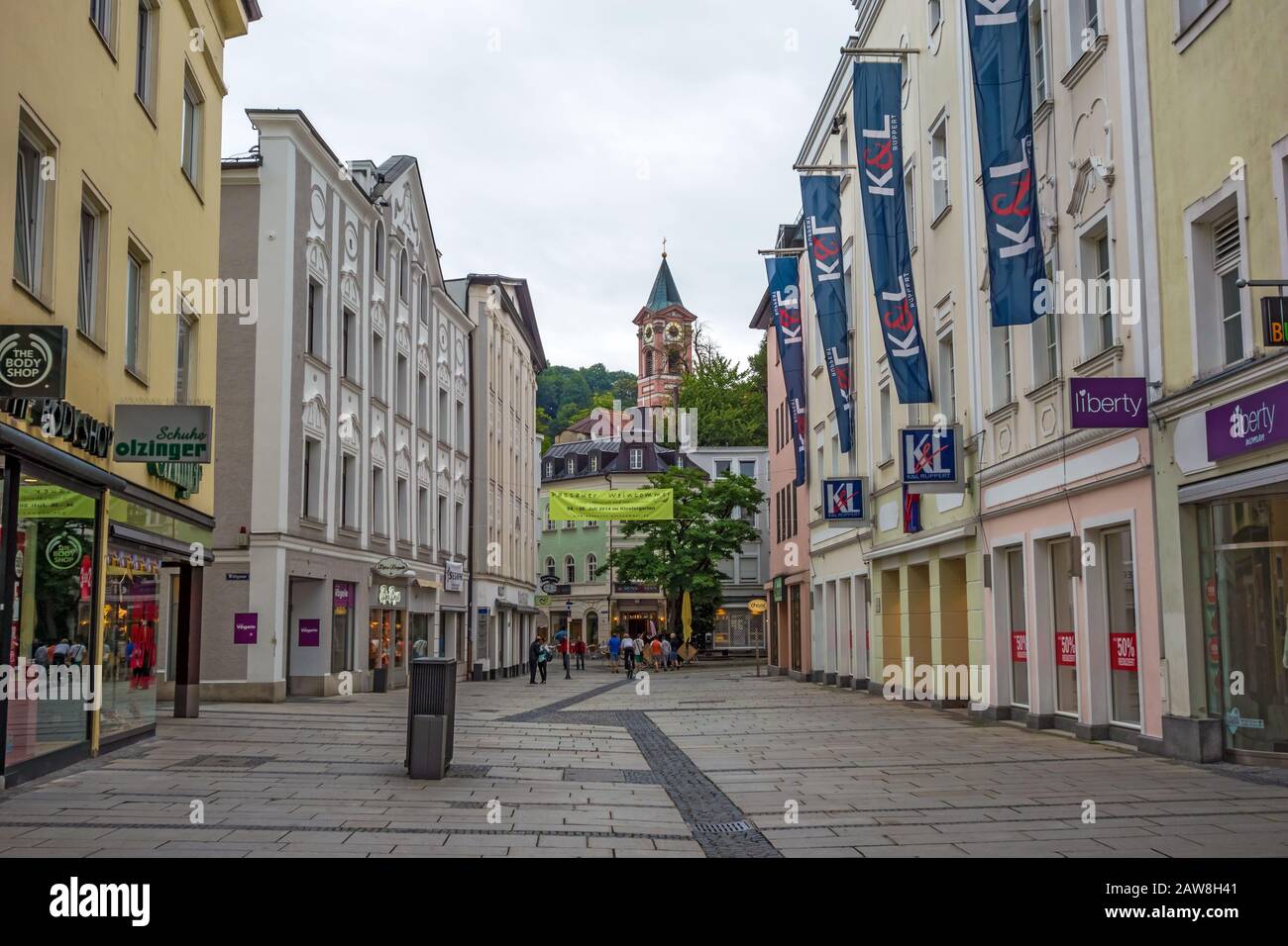 Passau, Germania - 29 giugno 2014: Zona pedonale nel centro della città Foto Stock