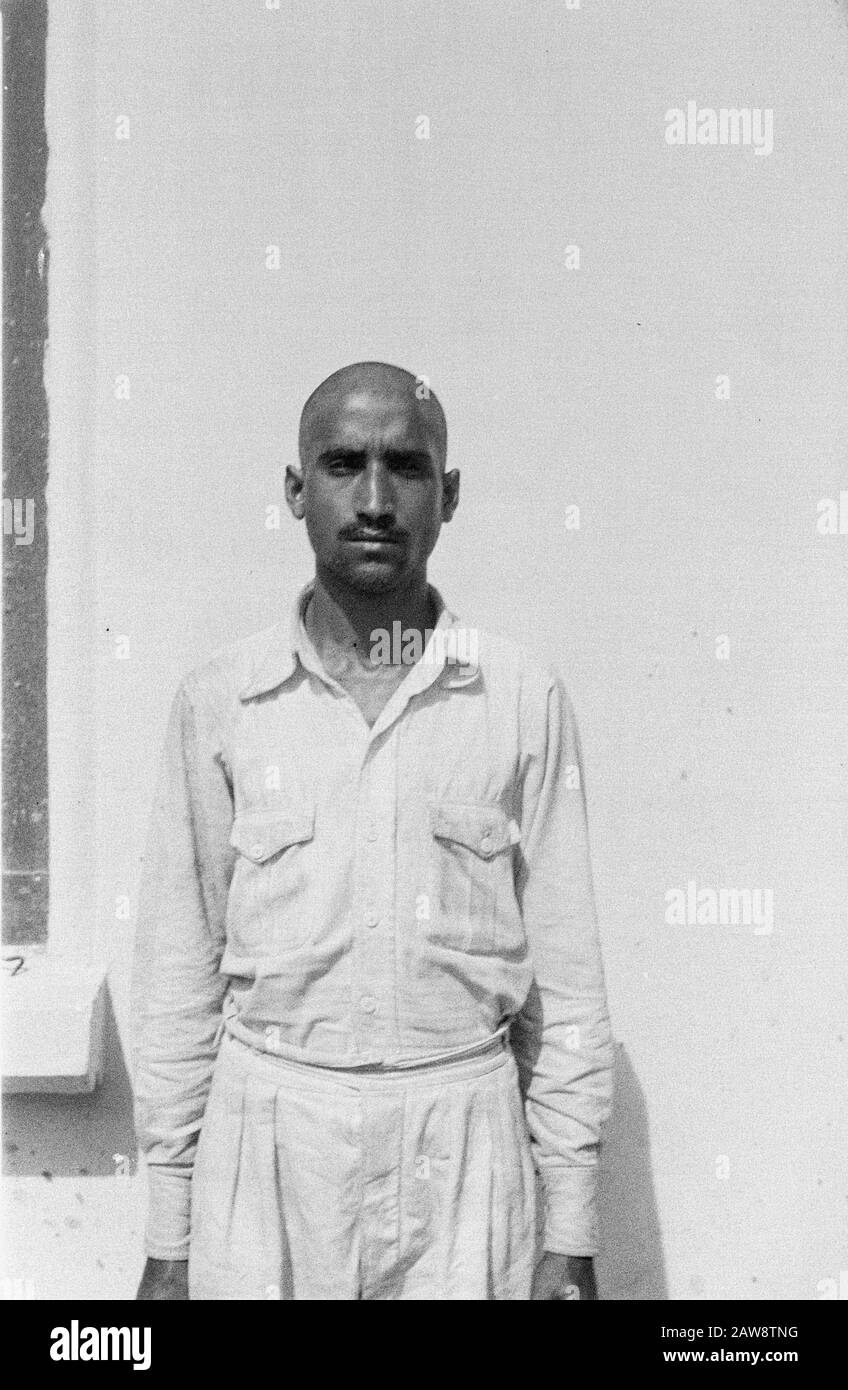 Prigioniero degli Indiani britannici e Di Japs Medan. Uno Dei Deserters Indiani Catturati Da Sumatra Del Nord: Bala Singh, Il 15th Corpo Indiano Data: 1 Agosto 1947 Posizione: Indonesia, Indie Orientali Olandesi, Sumatra Foto Stock Prigioniero degli Indiani britannici e Di Japs Medan. Uno Dei Deserters Indiani Catturati Da Sumatra Del Nord: Bala Singh, Il 15th Corpo Indiano Data: 1 Agosto 1947 Posizione: Indonesia, Indie Orientali Olandesi, Sumatra Foto Stock