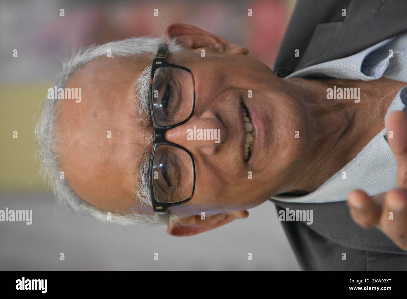 Calcutta, India. 07th Feb, 2020. Dr. Bikas C. Sanyal, ex consigliere dell'UNESCO e direttore di Maison de l'Inde, al programma di sensibilizzazione in Science City sul recente Romanzo Coronavirus focolaio in Cina. (Foto Di Biswarup Ganguly/Pacific Press) Credito: Pacific Press Agency/Alamy Live News Foto Stock