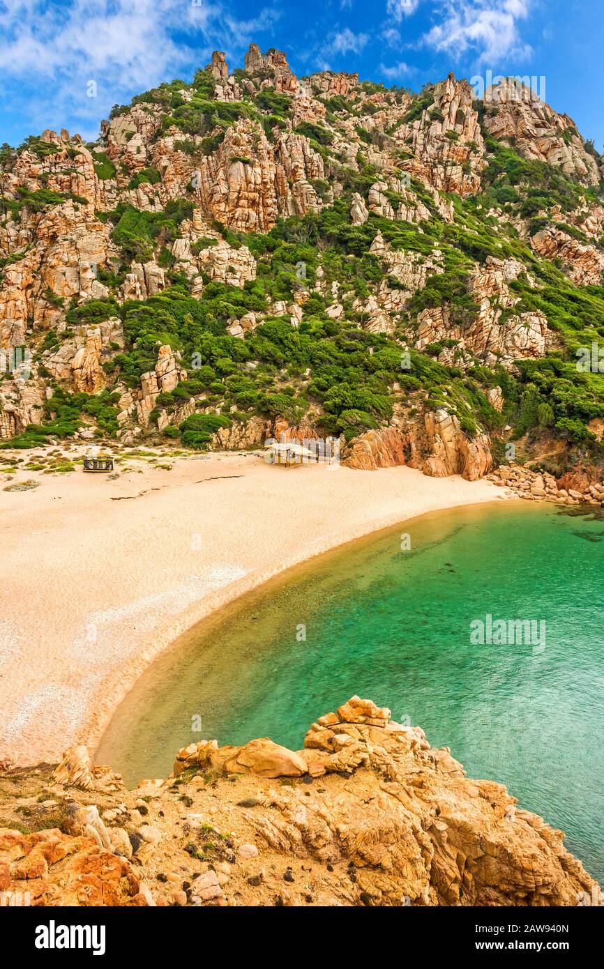 Spiaggia Cala li Cossi, bellissima baia di Costa Paradiso, Sardegna Foto Stock