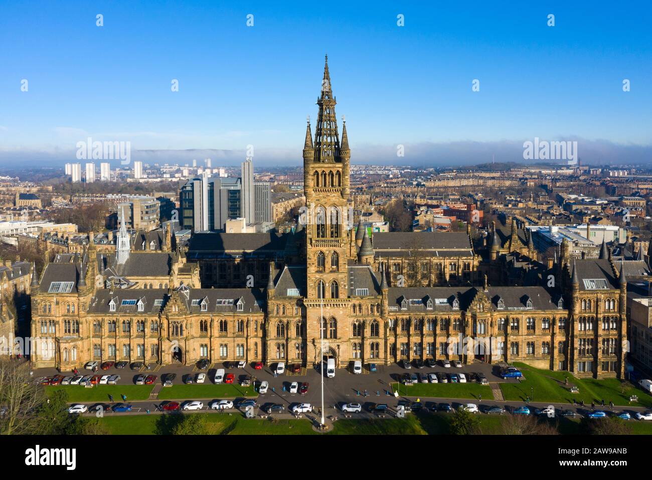 Veduta aerea degli edifici gotici della Glasgow University, Scozia, Regno Unito Foto Stock