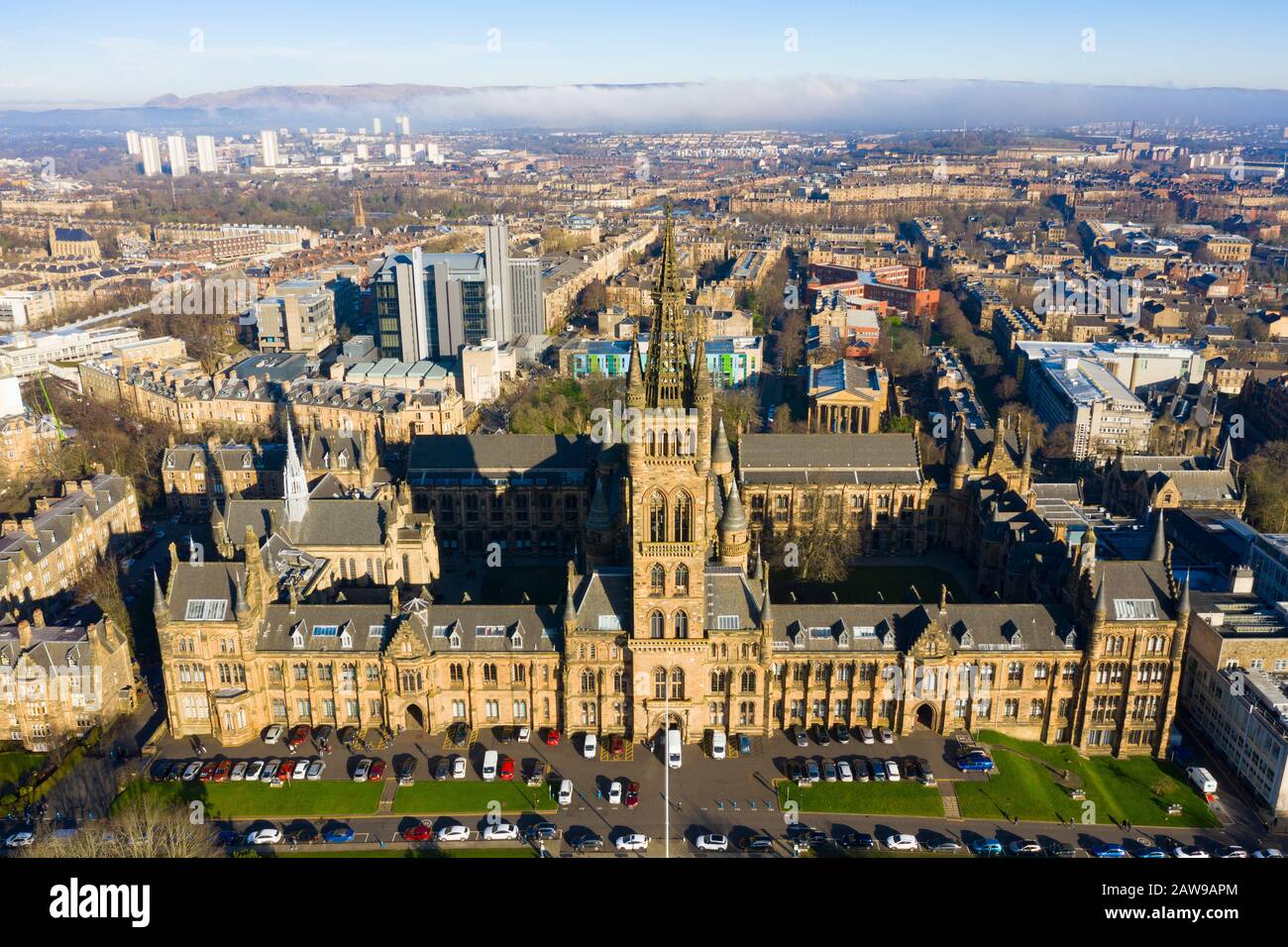 Veduta aerea degli edifici gotici della Glasgow University, Scozia, Regno Unito Foto Stock