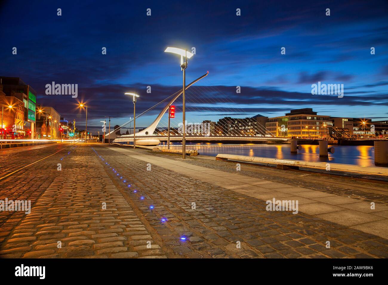 Samuel Beckett Bridge E River Liffey, Dublino, Irlanda Foto Stock