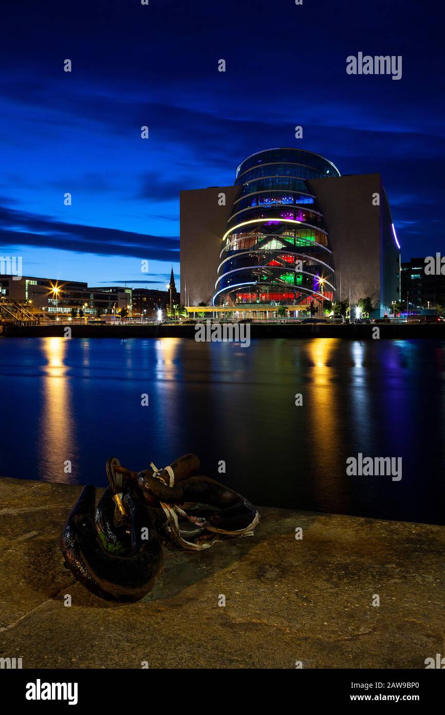 Samuel Beckett Bridge E River Liffey, Dublino, Irlanda Foto Stock