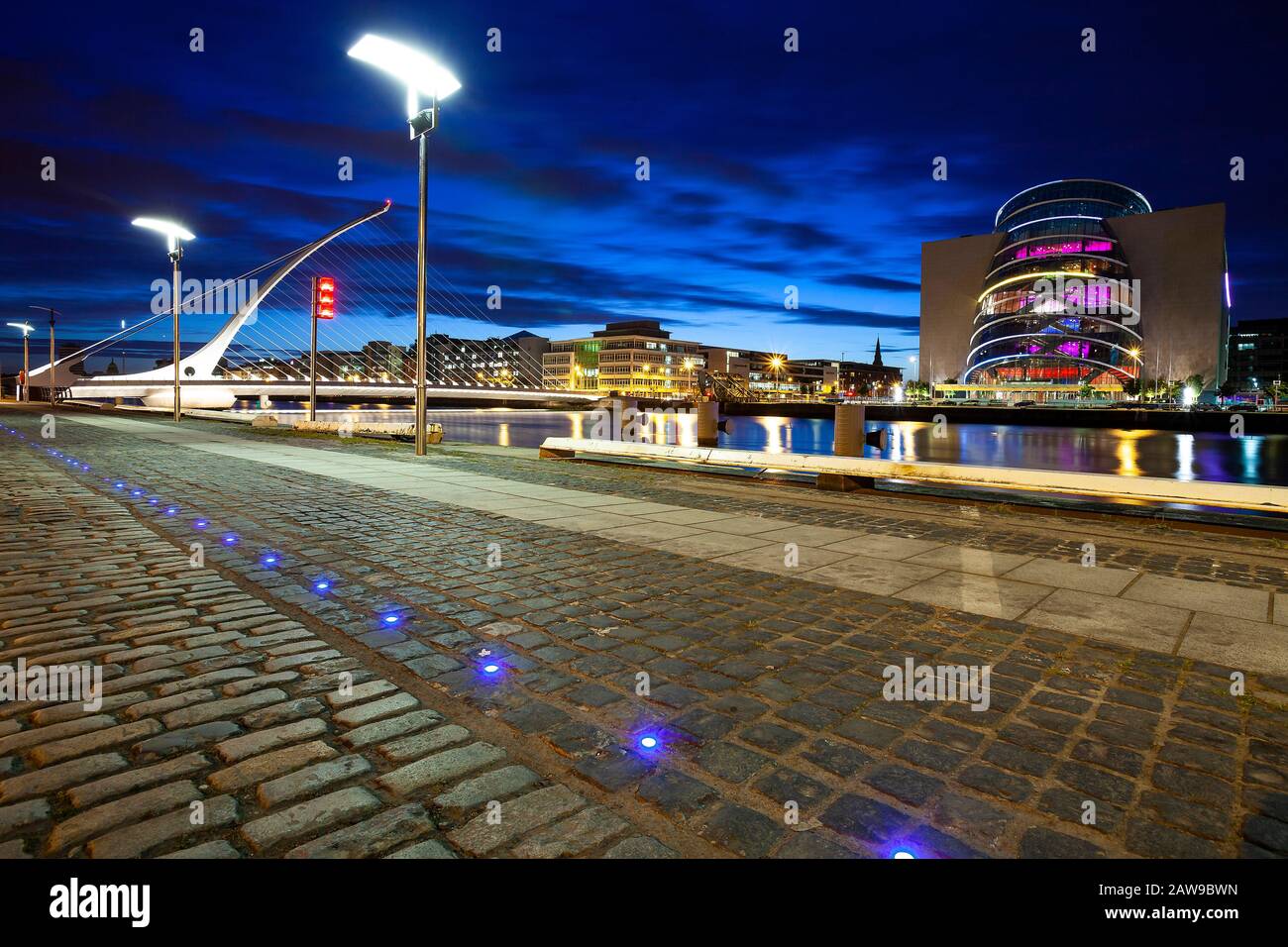 Samuel Beckett Bridge E River Liffey, Dublino, Irlanda Foto Stock