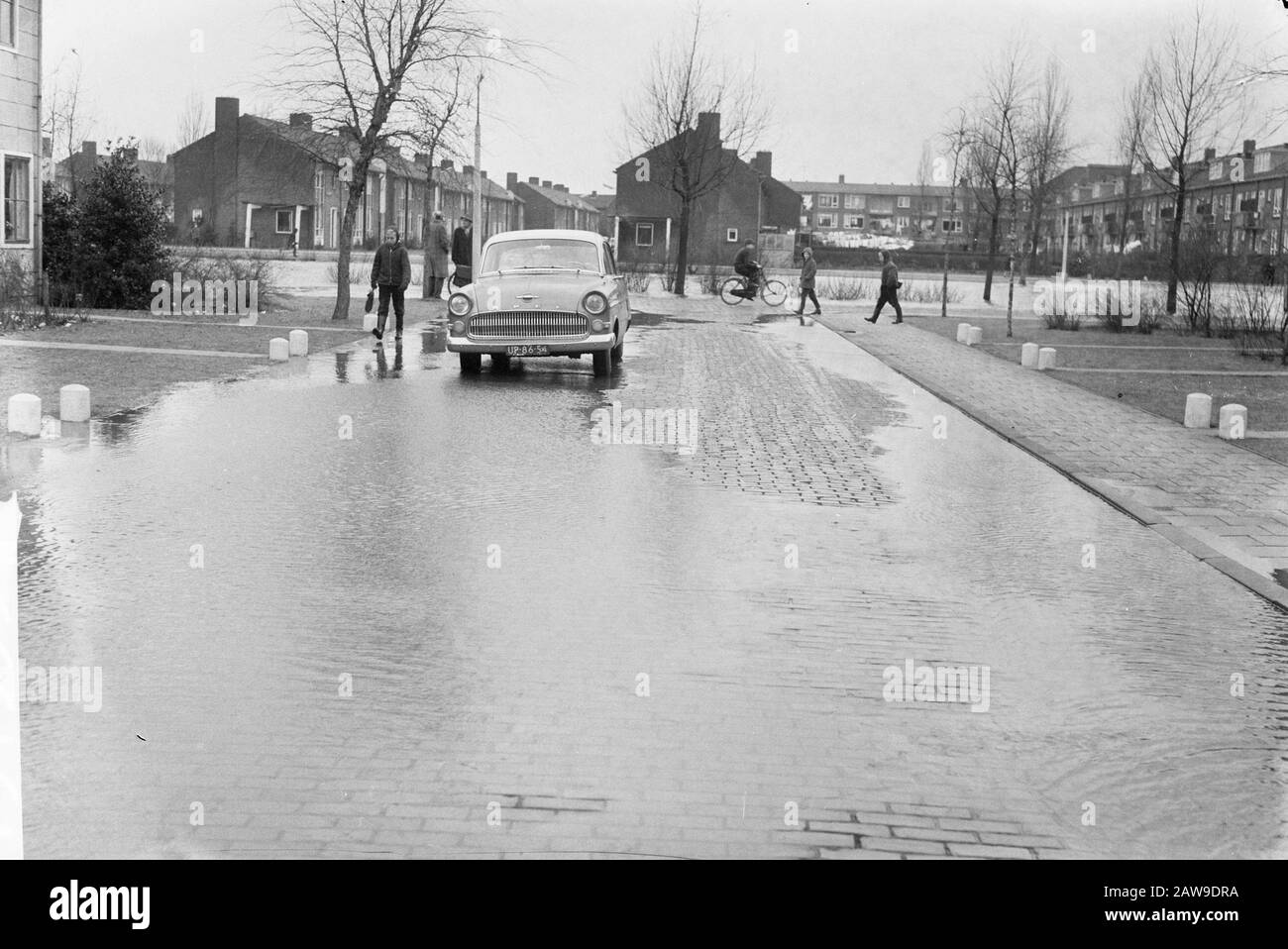 Strade allagate in Meppel Data: 23 gennaio 1962 Località: Meppel Parole Chiave: Streets Foto Stock