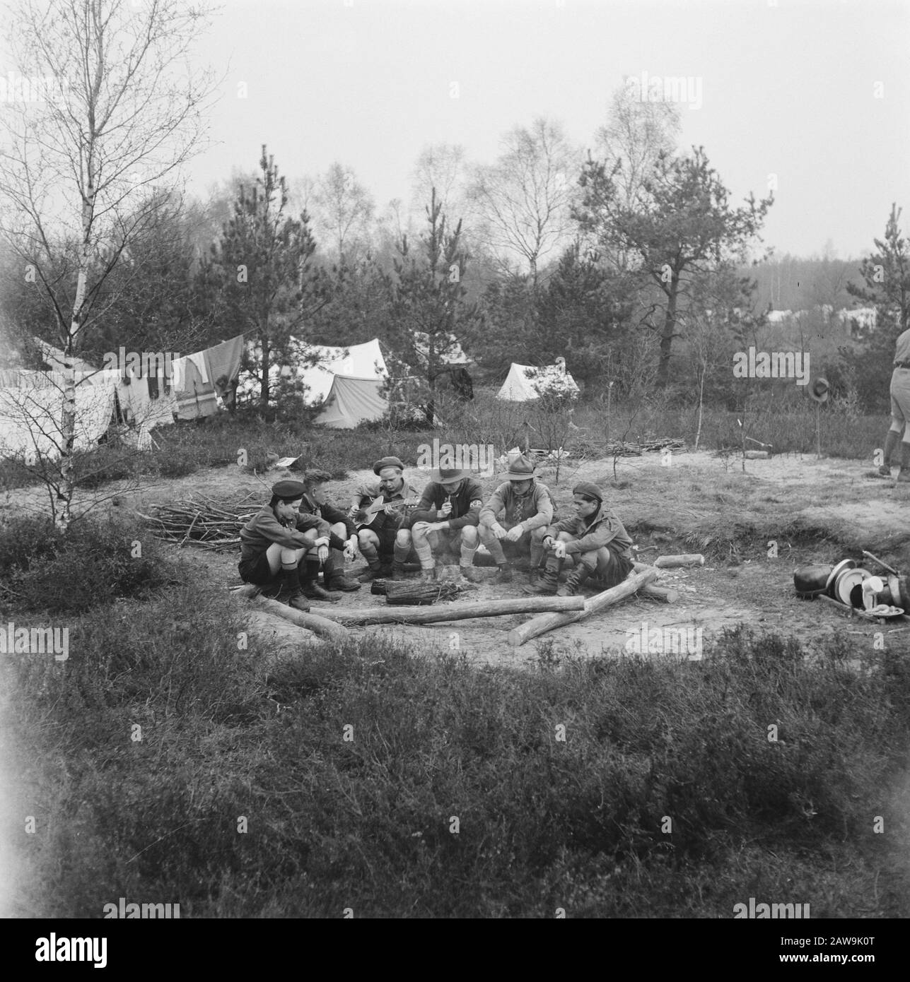 Incontro Ragazzi Scouts Domenica Data: 13 Aprile 1946 Parole Chiave: Incontri, Scout Foto Stock Incontro Ragazzi Scouts Domenica Data: 13 Aprile 1946 Parole Chiave: Incontri, Scout Foto Stock