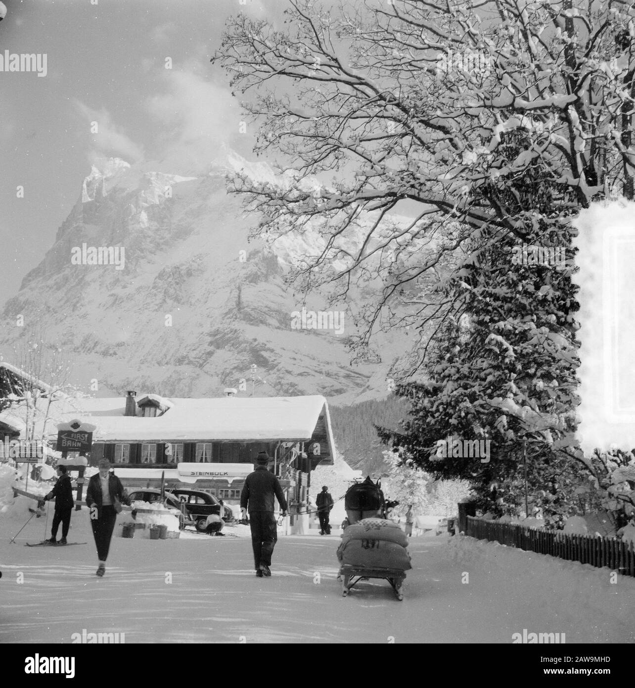 Visita reale a Grindelwald, foto di Grindelwald Data: 31 dicembre 1953 Ubicazione: Grindelwald Foto Stock
