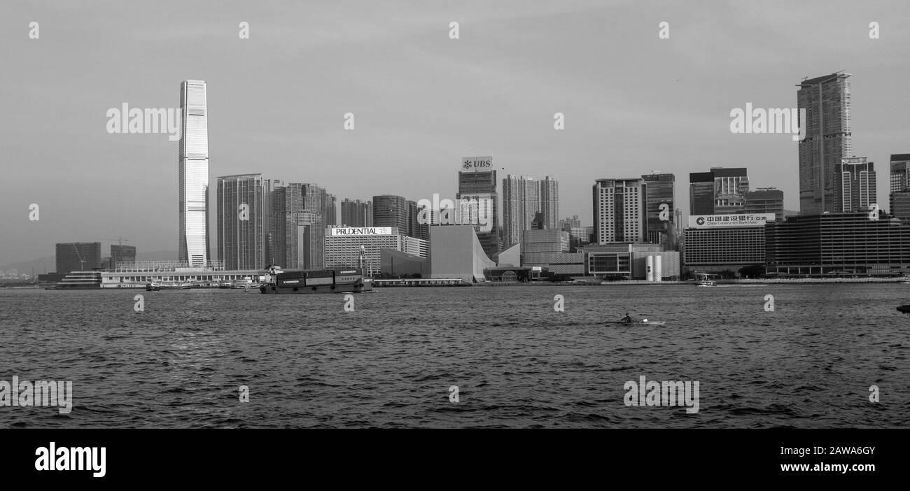 Tsim Sha Tsui Da Victoria Harbour, Hong Kong Foto Stock