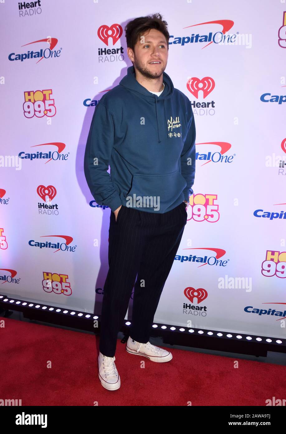niall horan pantaloni viola