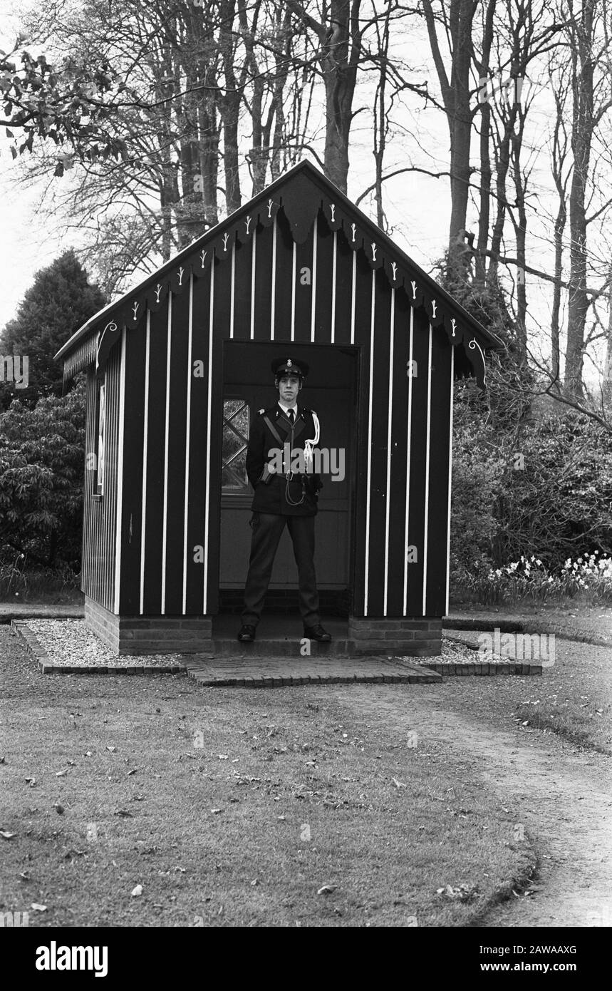 Trooper for shelter Data: 29 aprile 1975 Parole Chiave: Polizia militare, guardie Foto Stock