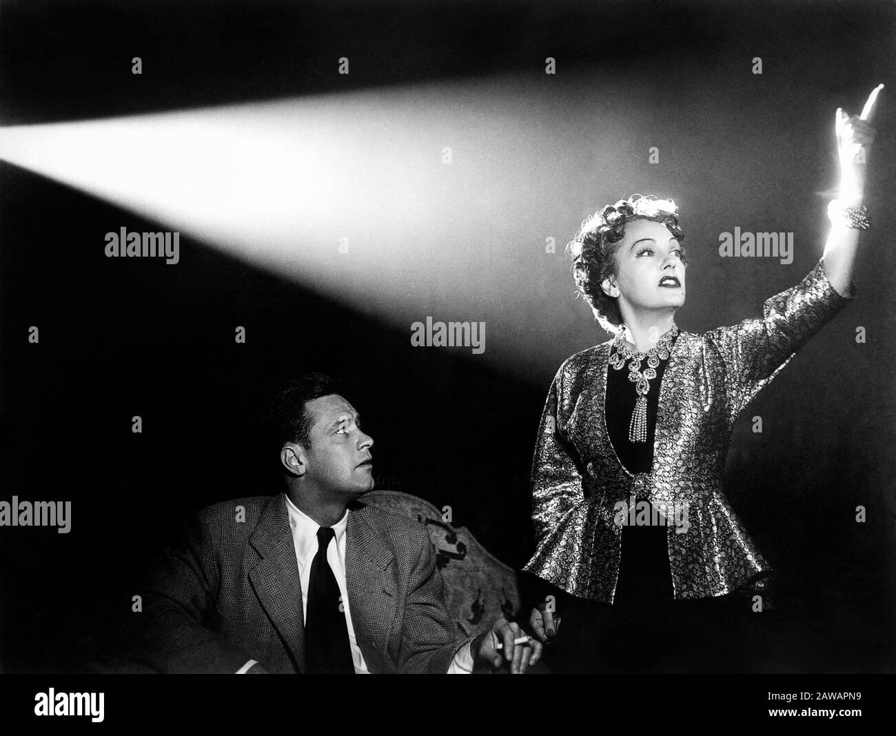 1950 , USA : l'attrice cinematografica GLORIA SWANSON ( 1898 - 1983 ) come norma Desmond in SUNSET BOULEVARD ( 1950 - Viale del Tramonto ) di Billy Wilder , wi Foto Stock