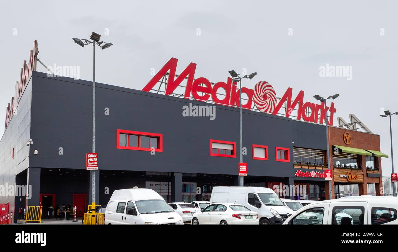 Beylikduzu, Istanbul / Turchia - 03 febbraio 2020: Media Markt tecnologia negozio Beylikduzu / Istanbul ramo vista esterna Foto Stock
