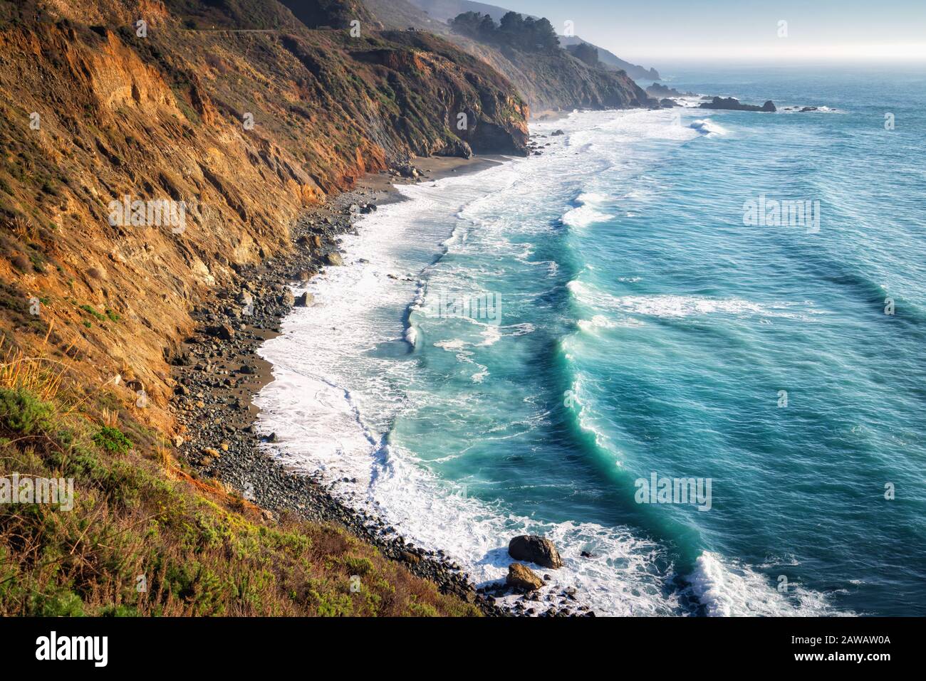 Big Sur, Costa Della California. Vista panoramica delle scogliere e dell'oceano, California state Route 1, Monterey County Foto Stock