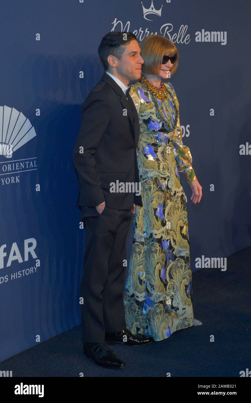 New York, Stati Uniti. 06th Feb, 2020. Matthew Lopez e Anna Wintour partecipano al galà di New York amfAR 2020 a New York City. Credit: Sopa Images Limited/Alamy Live News Foto Stock