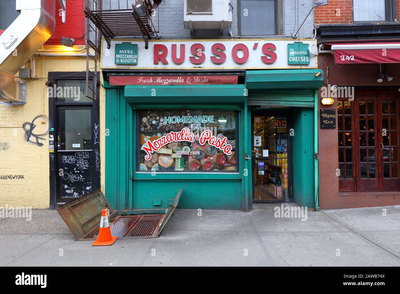 Russo's Mozzarella & Pasta, 344 E. 11th Street, New York, NYC foto di un paninoteca nel quartiere East Village di Manhattan Foto Stock