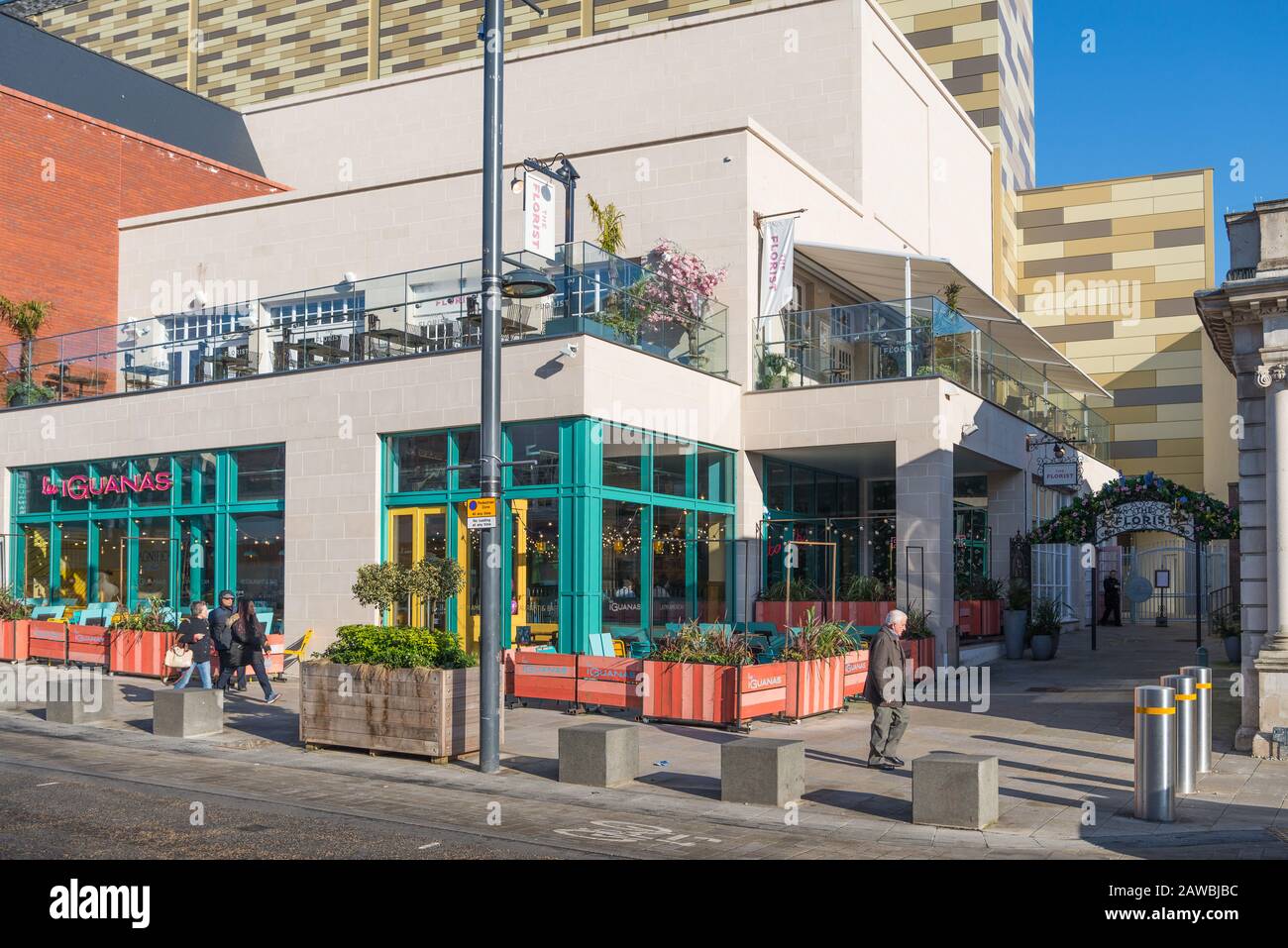 Las Iguanas e i ristoranti fioristi in High Street, Watford. Foto Stock