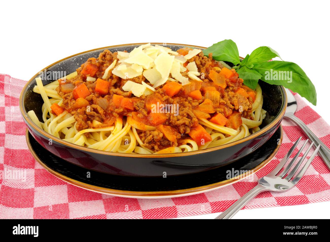 Spaghetti alla bolognese isolato su sfondo bianco Foto Stock