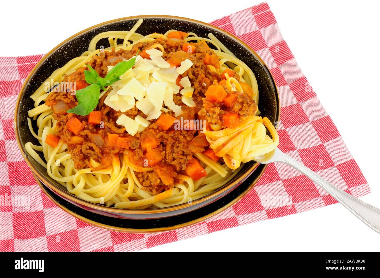 Spaghetti alla bolognese isolato su sfondo bianco Foto Stock