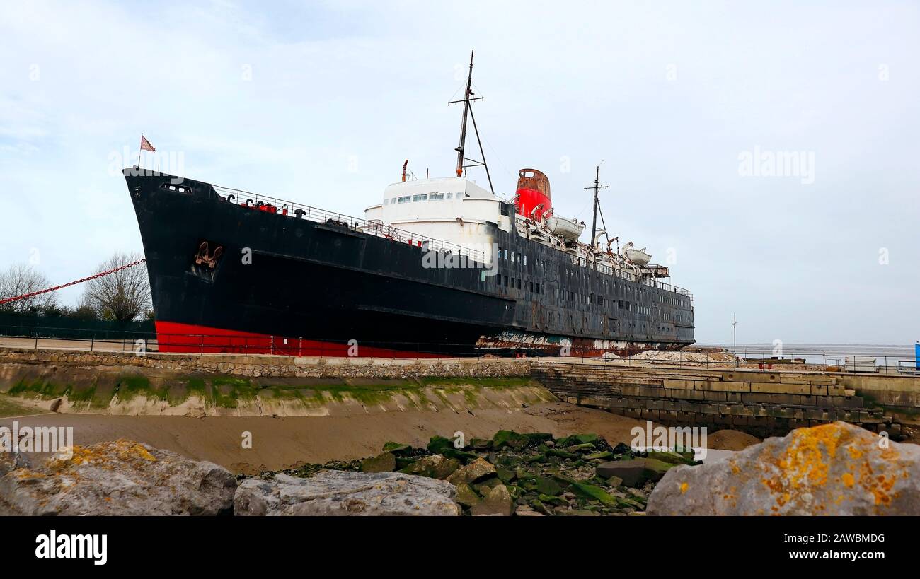 Duca di Lancaster. (Mostyn Fun Ship) Ancora bella, anche se trascurata, abbandonata, whist permanentemente ormeggiata a Mostyn, Flintshire. Galles Del Nord. Foto Stock