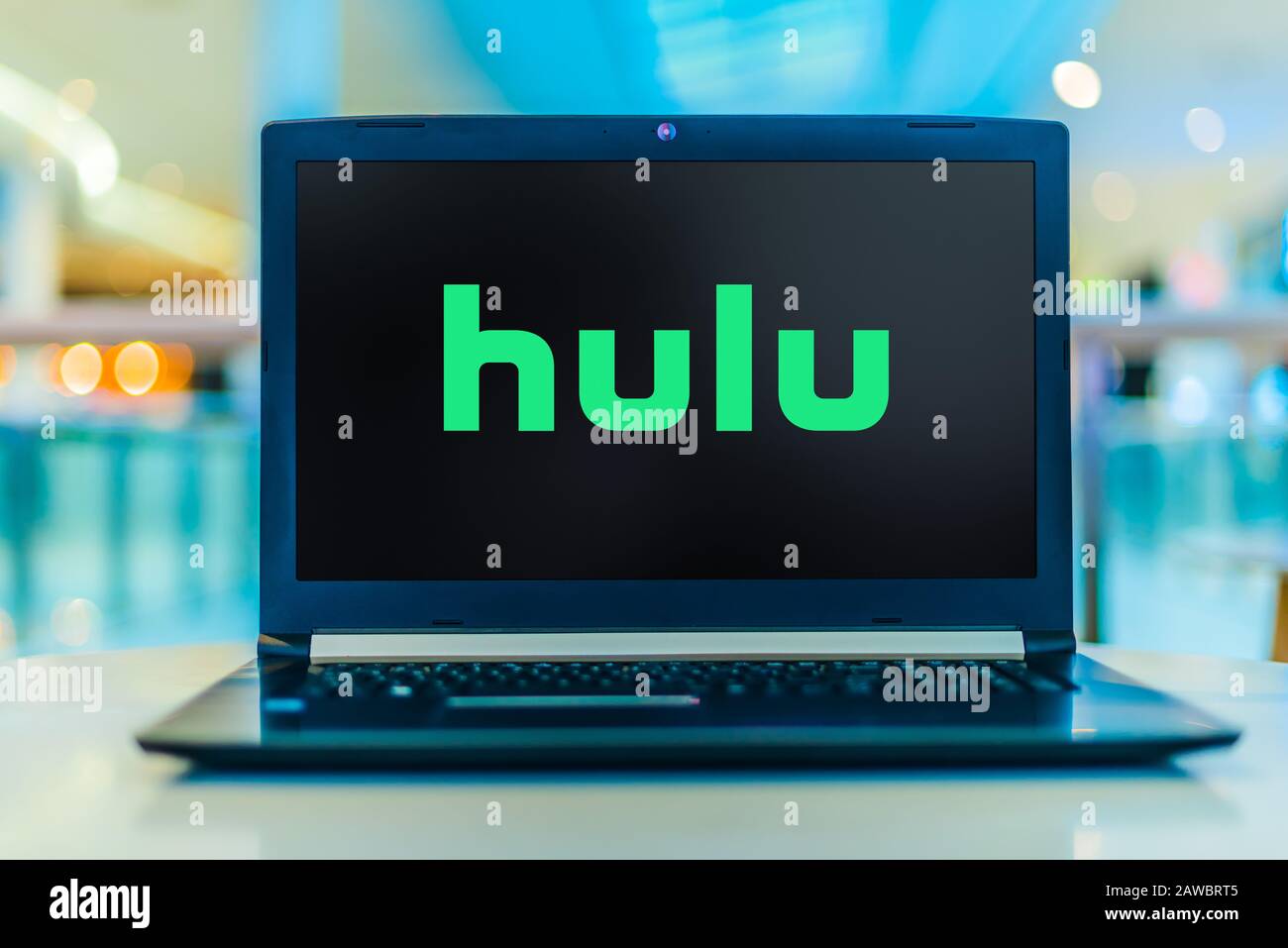 Poznan, POL - 30 GENNAIO 2020: Computer portatile con logo di Hulu, un servizio di abbonamento video on demand basato sugli Stati Uniti Foto Stock