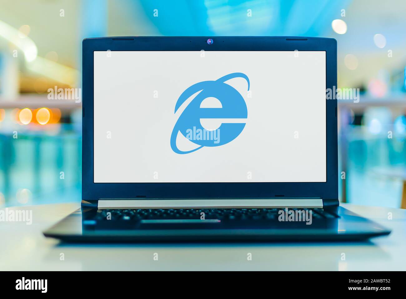 Poznan, POL - 30 GENNAIO 2020: Computer portatile con logo di Internet Explorer, un browser web sviluppato da Microsoft e incluso nella Microsoft W. Foto Stock