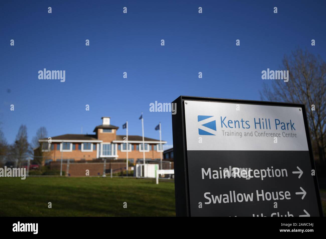 Kents Hill Park Training and Conference Center, a Milton Keynes, prima del rimpatrio nel Regno Unito degli ultimi evacuati di Coronavirus che sono dovuti alla terra a RAF Brize Norton la domenica. Foto Stock