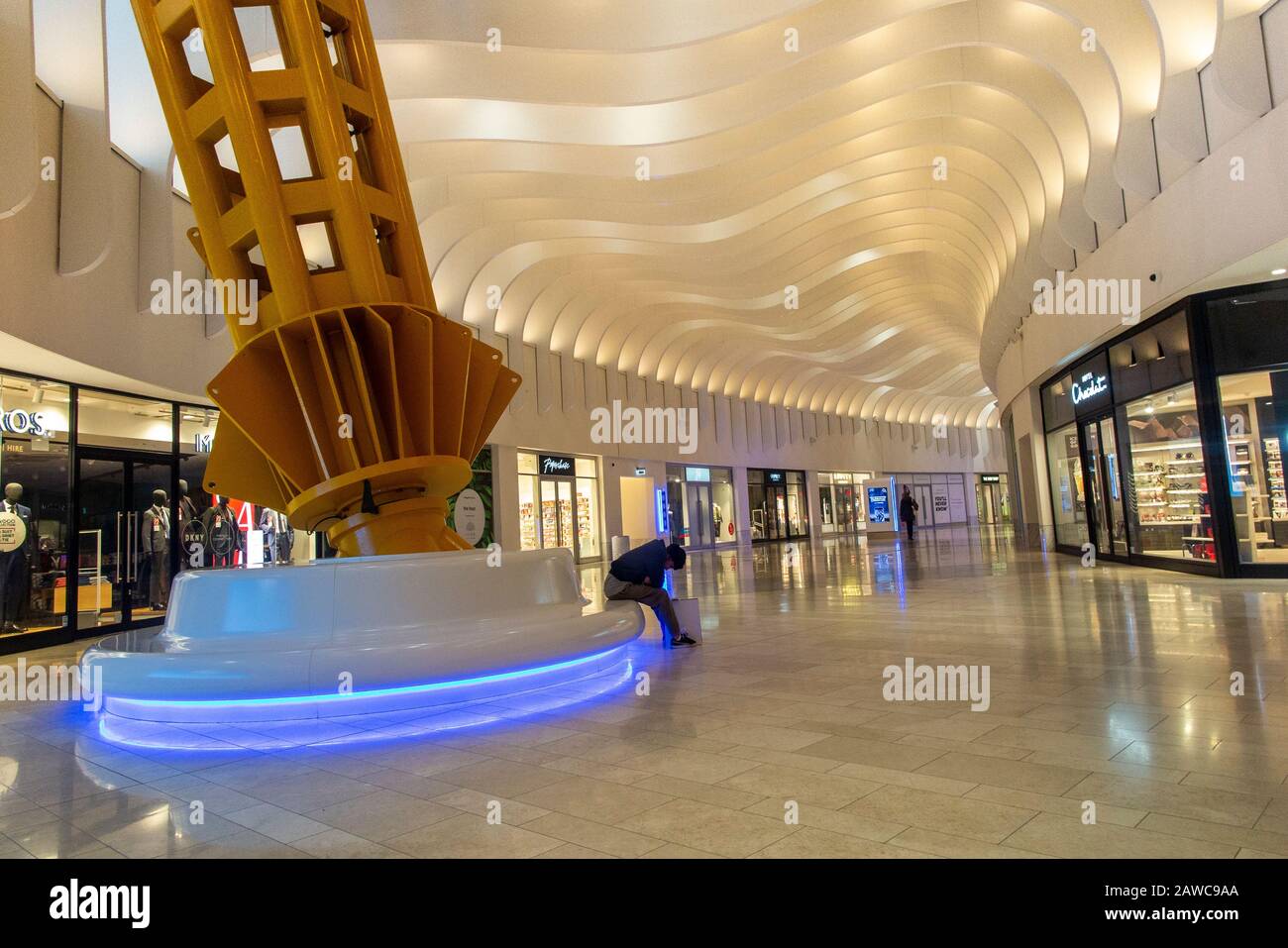 Un centro commerciale vuoto all'interno della O2 Millennium Dome a North Greenwich London Foto Stock