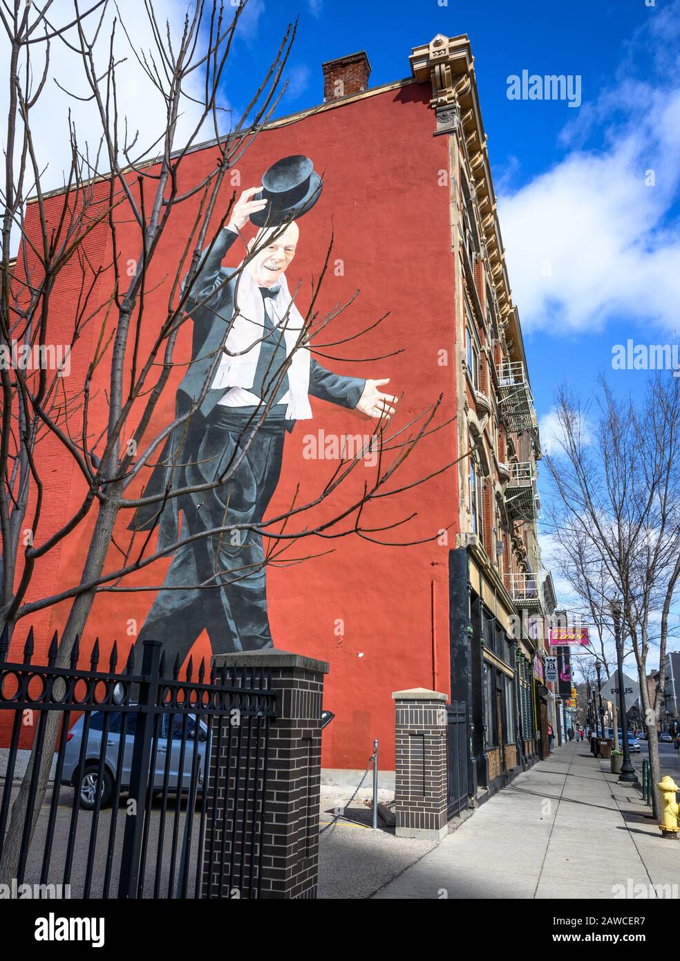 Murale di Jim Tarbell vestito come Peanut Jim Shelton a Cincinnati, Ohio Foto Stock
