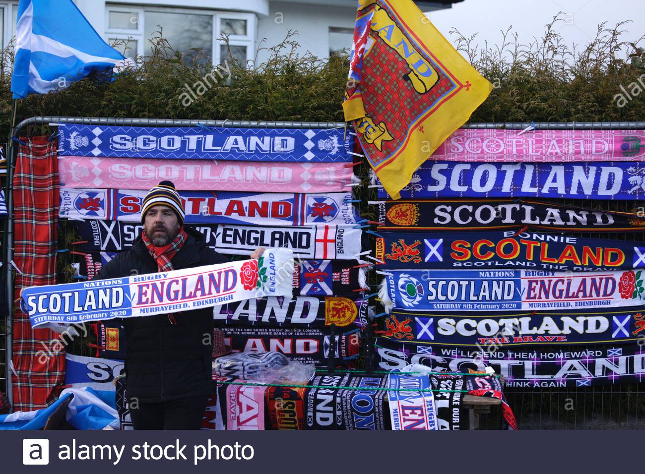 Edimburgo, Scozia, Regno Unito. 8th Feb 2020. Scozia / Inghilterra Sei Nazioni Rugby International pre match costruire fuori Murrayfield stadio. Credito: Craig Brown/Alamy Live News Foto Stock
