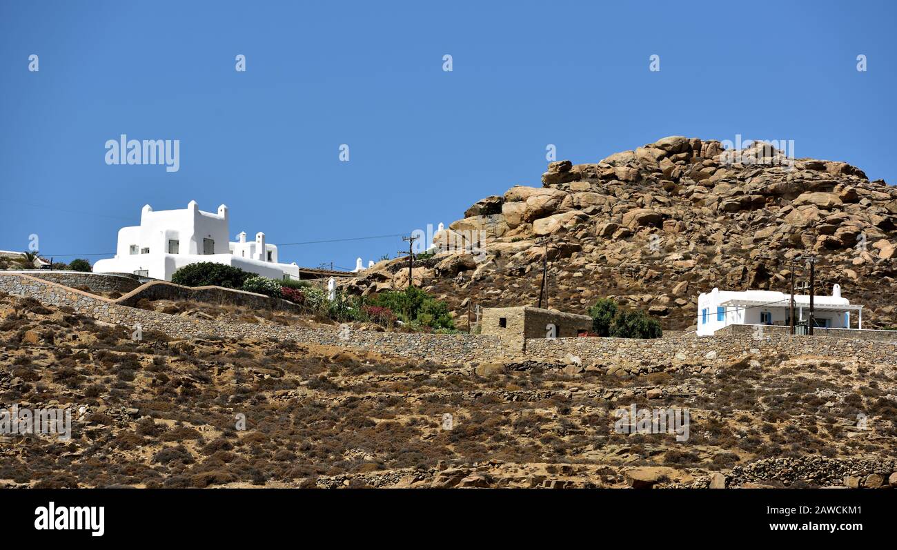 Chania, Creta - 5th Luglio 2018: La bassa casa bianca di Mykonos Foto Stock