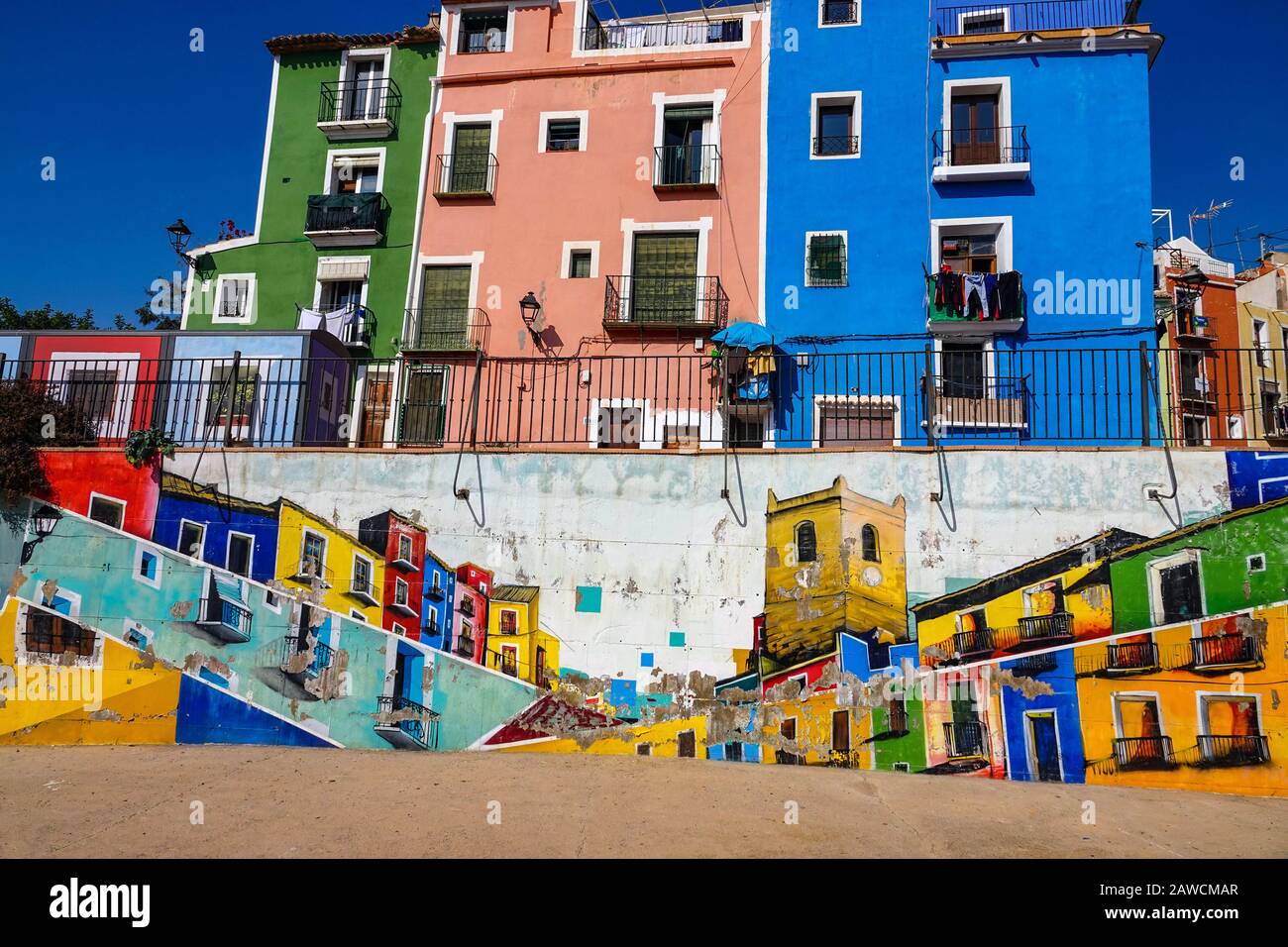 Le famose case colorate di Villajoyosa, Costa Blanca, Spagna Foto Stock