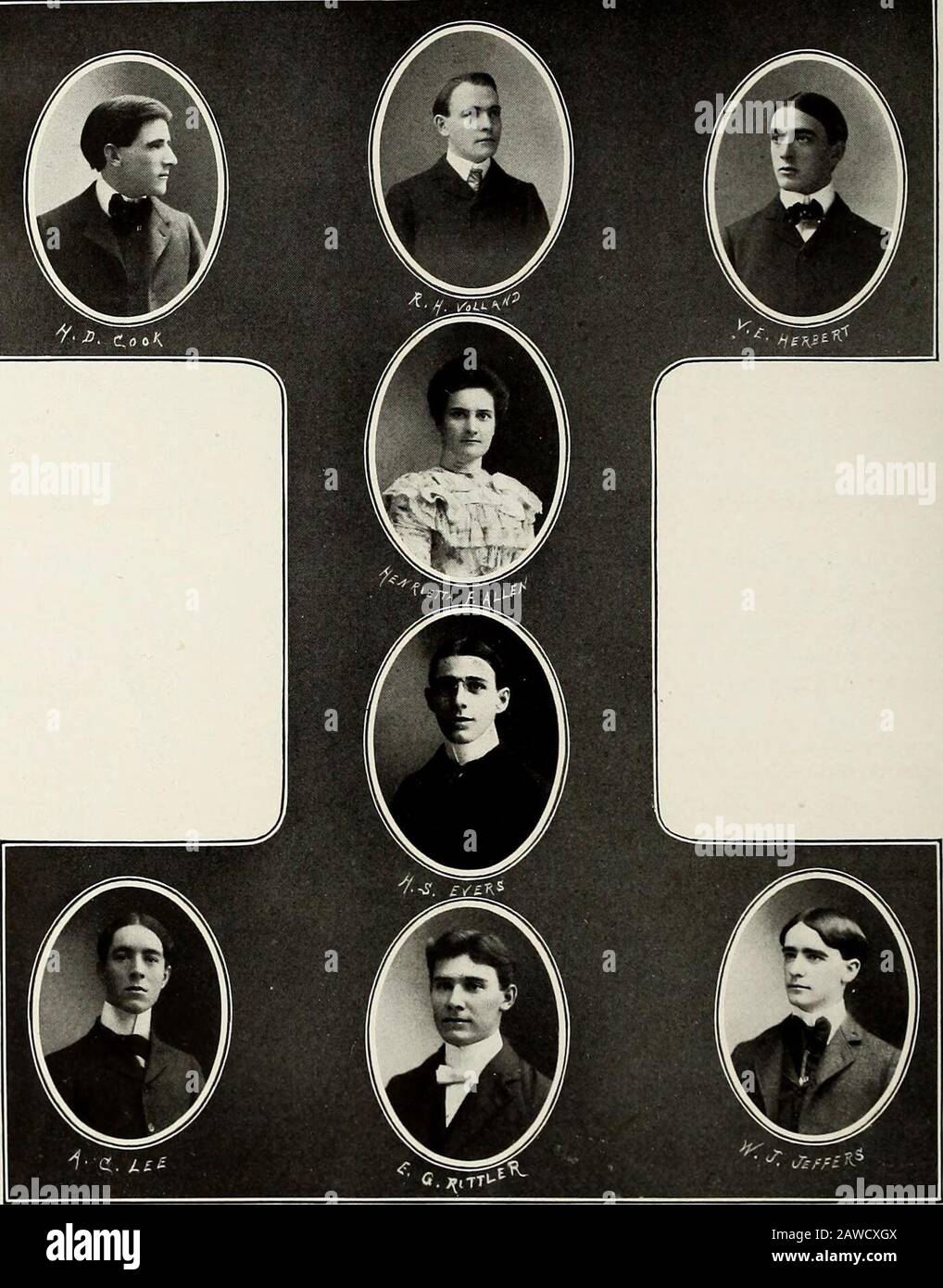 Hawkeye . Carlo Re Corsaino, ....... Parkersburg- Iowa Meridionale Normale, Bloomfield, Iowa. Berton Alonzo Smai^I, ........ Scuola Superiore Reinbeck Reinbeck. Cleo Stanley Harris, ........ Lamotte Ejpworth Seminary, Epworth, Iowa. George Cress, ......... Riverside Hig-H School. Cora Rebecca Miner, ........ Waukon Iowa State Normal School. Charles Edwin Meyer, ........ Scuola superiore Leclair Leclair. Eunice Elizabeth Daly, ........ Troy Burling-Ton High School. Rex Hays Rhoades, ........ Oakland Oakland, Hig-H School. Arthur Marling Lingo, ....... Riverside Riverside High School. William Edw Foto Stock