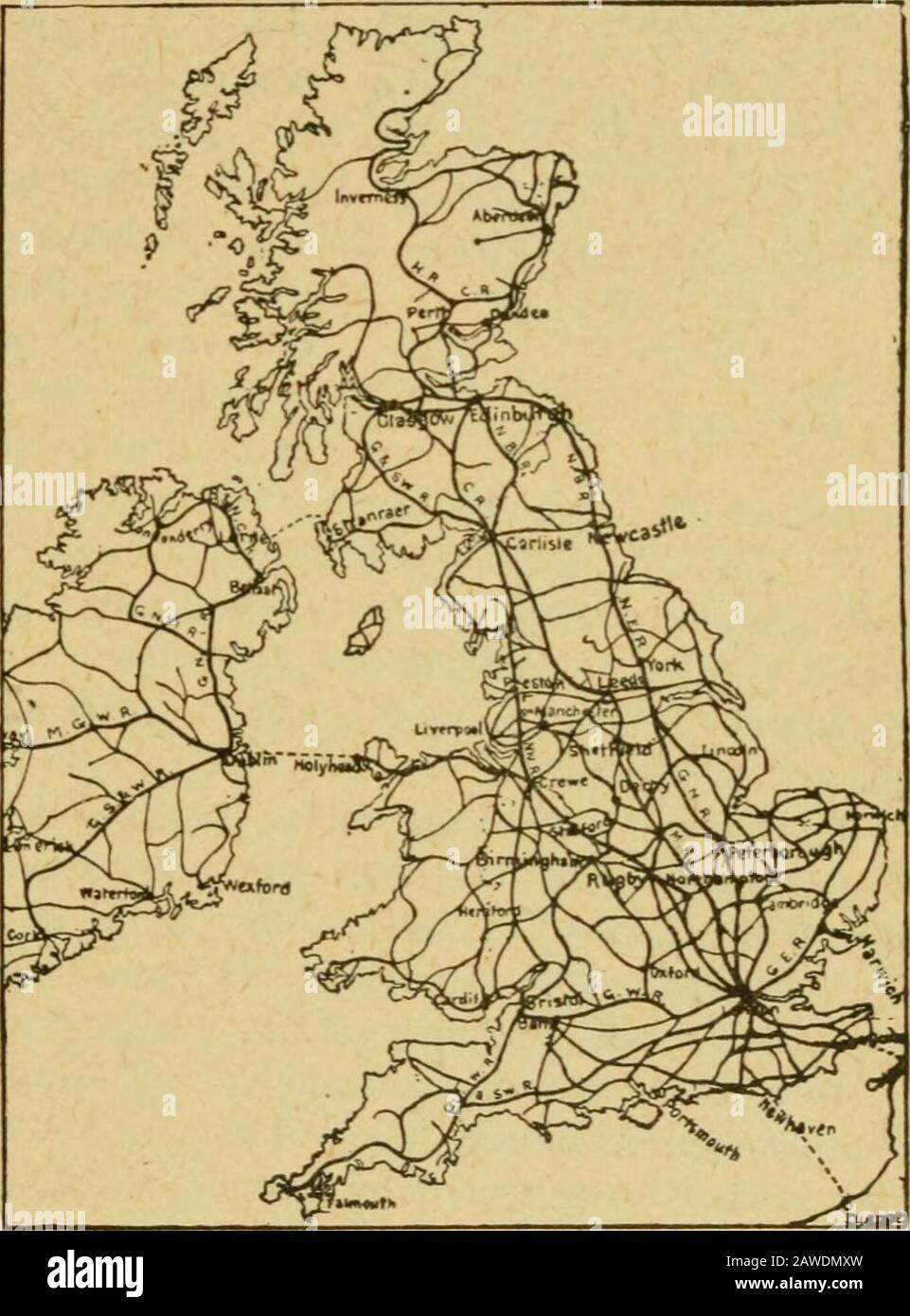 La geografia internazionale. Ffic ha creato un sistema amagnificent offast express treni su thenorhern e westernrains, che bringquasi tutte le parti del thecountry entro un viaggio di 12 ore del thecapital. Le forniture forthe cibo di Londra e per la distribuzione al sur-arrotondamento comein paese in treno e via mare.I principali mercati forfish a Billingsgate, per verdure, fiori, e frutta a Covent Garden, e per la carne a Smithfieldare di grandi dimensioni, ma inadeguata alla domanda. Il commercio del porto di Londra è principalmente nelle importazioni, che ammontano in valore ad un terzo del thoseof l'insieme Foto Stock