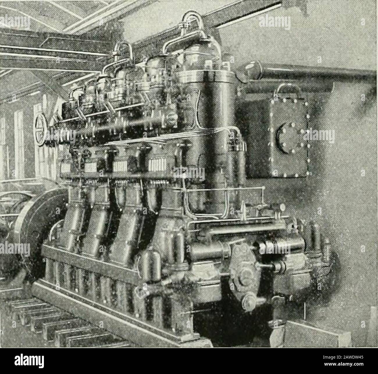 Record Di Costruzione Navale E Di Spedizione . Telefono No8800 Bank. Opere i LIVERPOOL:North End-Canada Dock. South End: Queens Dock. Qarston:Graysons Dry Dock. Birkenhead: Lavori di Graving Dock e guide di Graysons. RIPARAZIONI SUGLI UTENSILI MERSEY PNEUMTVTIC, SALDATURA ELETTRICA OXY-ACETYLENE7ND PL7VNT, DOCK A SECCO PRIVATO E GUIDE DI SCORRIMENTO - OLIO MARINO SKANDIA-I DA ENGINES5 A 500 H.P.. 200 B.H.P. Motore marino SKANNIA. Reversibile A 4 Cilindri. Utilizza Olio Grezzo Con Accensione A Bulbo Caldo. Nessuna iniezione di acqua. Testata Raffreddata Ad Acqua. Prezzi e informazioni da WALTER D. FAIR & CO., 43, Leicester Square, LONDON, W.C. Foto Stock