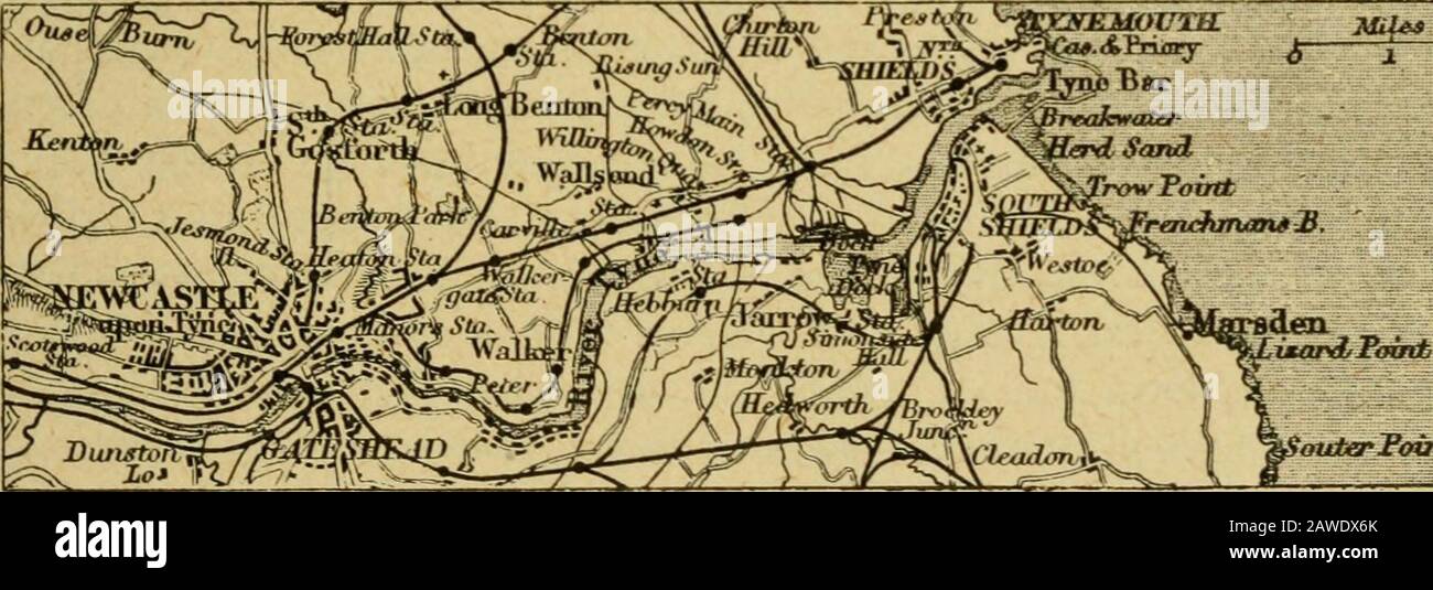 La geografia internazionale . Ople al distretto, che le storiche di ferro e carbone ha localizzato la più grande sede di manufatti tessili nel mondo. Le linee di comunicazione da nord a sud erano necessariotrasportate lungo le pianure confinanti. Quello ad est attraversava la Valedof York e poi lungo la pianura costiera, dove Berwick, con il suo ponte di longbridge sul Tweed, era un importante punto di sosta, e fino alla fine del XV secolo fu spesso preso e ripreso dagli eserciti inglesi di Scottishand. La Ferrovia Nord-Est segue ora questo percorso.a ovest la strada ha seguito il Foto Stock