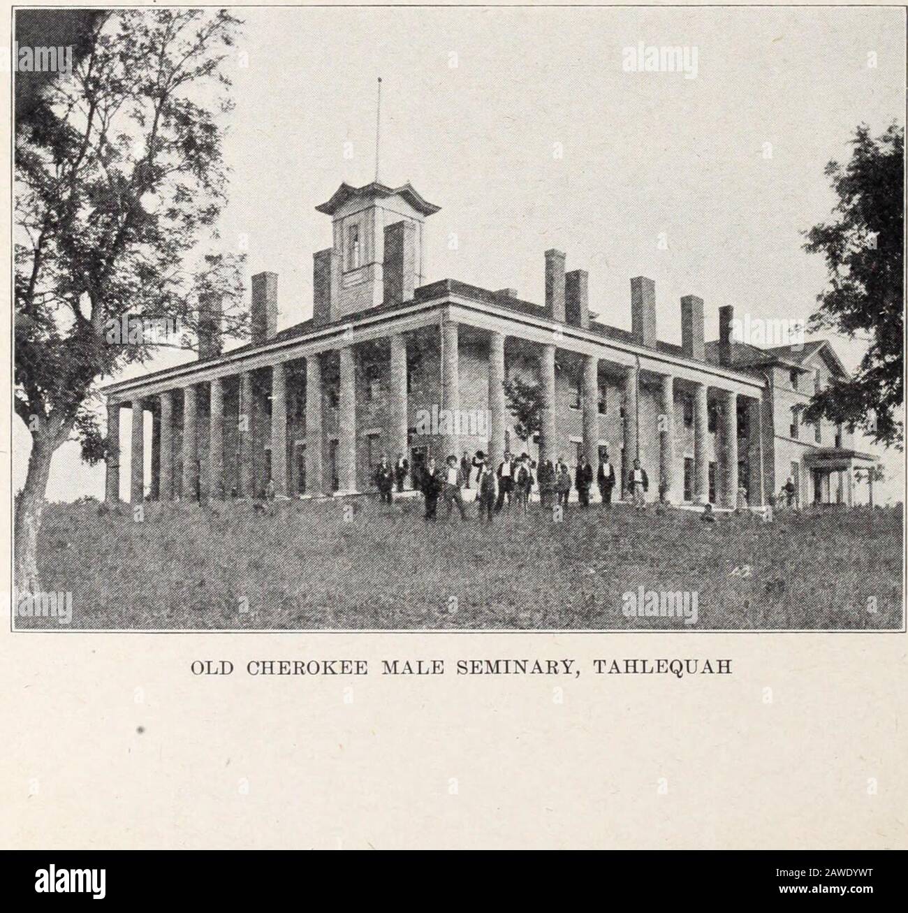 Muskogee e Oklahoma nord-orientale, tra cui le contee di Muskogee, McIntosh, Wagoner, Cherokee, Sequoyah, Adair, Delaware, Mayes, Rogers, Washington, Nowata, Craig e Ottawa . 37; Willstown, dal 1823 to1839; Candys Creek, dal 1824 al 1837; Red Clay, dal 1835 to1837; Acque Di Corsa, dal 1835 al 1836. Tra i Cherokeeswest del Mississippi: Dwight, 1821, trasferito da Arkan-sas, 1829, e continuato fino al 1860; Mulberry, 1828, trasferito da Arkansas, 1829, a Fairfield, e continuato fino al 1860; Forks of Illi-nois, 1830, a Park Hill, 1836, e continuato fino al 1860. I due 264 MUSKOGE Foto Stock